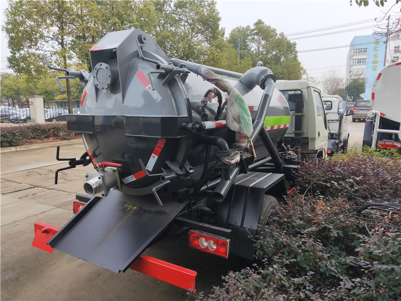 藍牌福田3方吸污車